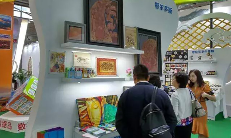 鄂爾多斯市精彩亮相深圳文博會5月10日,深圳文博會開幕,鄂爾多斯5家企業(yè)參展,向國內(nèi)外集中展現(xiàn)我市文化產(chǎn)業(yè)新亮點、新風(fēng)采。