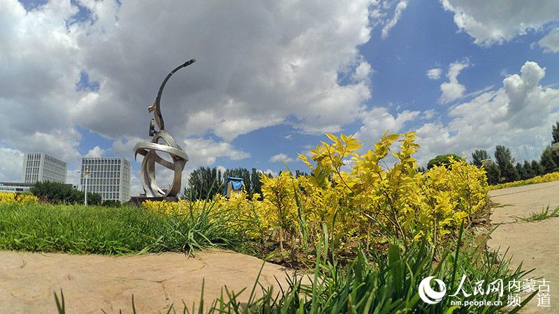 扎實推動經(jīng)濟(jì)高質(zhì)量發(fā)展 首府呼和浩特這樣做呼和浩特市就扎實推動經(jīng)濟(jì)高質(zhì)量發(fā)展、扎實推進(jìn)脫貧攻堅、扎實推進(jìn)民族團(tuán)結(jié)和邊疆穩(wěn)固,結(jié)合實際,提出貫徹落實意見。