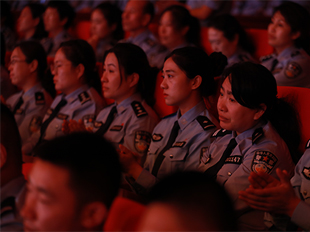 事跡報(bào)告會(huì)現(xiàn)場(chǎng)