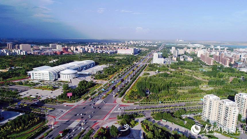 康巴什區城區航拍。李臻昊攝