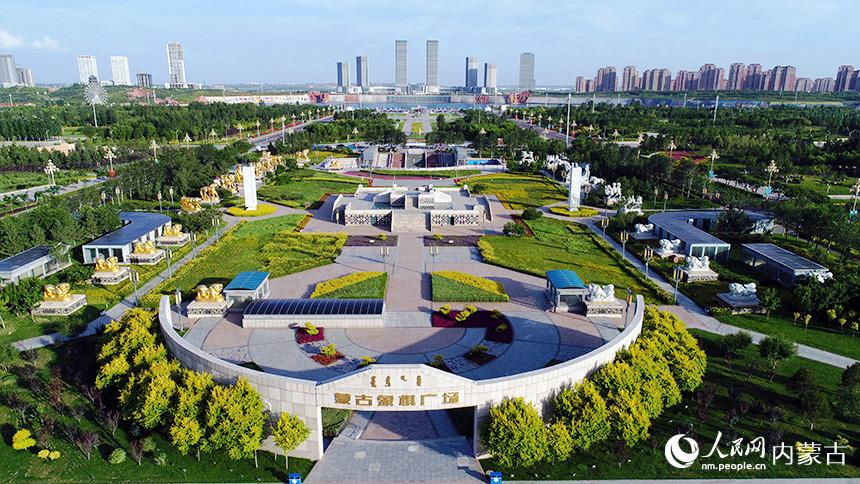 蒙古象棋廣場景觀。李臻昊攝