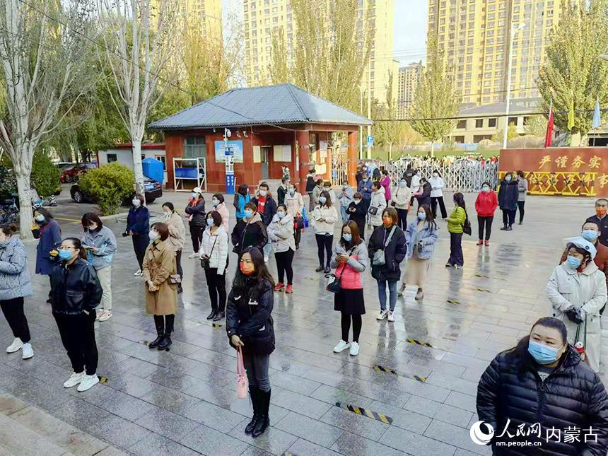 ���ͺ����³ǅ^(q��)��ʮ���ЌW(xu��)�̎��͌W(xu��)��������z�y(c��)���F(xi��n)��(ch��ng)��Ȼ�����³ǅ^(q��)ί���������D