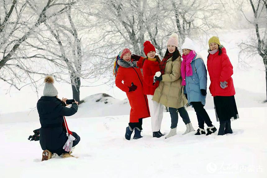 和呼倫貝爾的冬天合個影。蔣希武攝