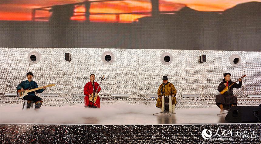 現(xiàn)場(chǎng)精彩的表演。實(shí)習(xí)生 董博仲攝