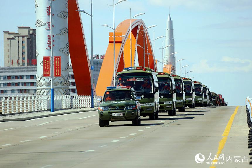 “預防火災、珍愛生命、守護北疆”暨第十次“百車千人萬里行”保護生態聯合行動啟動。張蒙攝