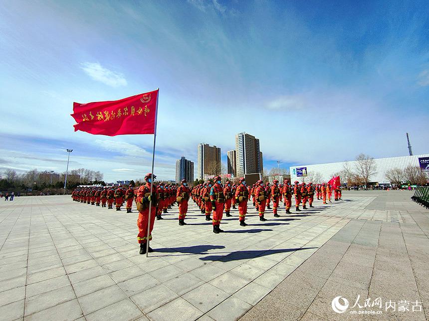 “預防火災、珍愛生命、守護北疆”暨第十次“百車千人萬里行”保護生態聯合行動啟動。張蒙攝