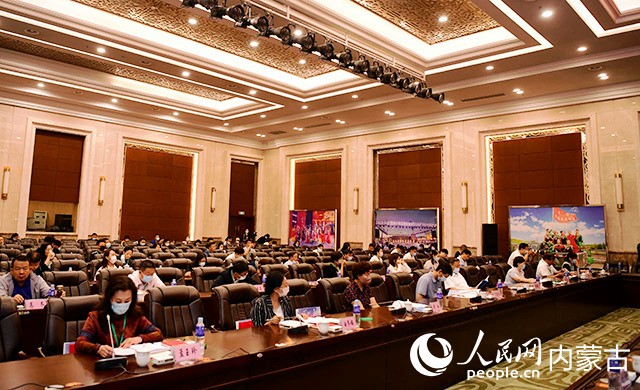 烏蘭牧騎改革與發(fā)展研討會現(xiàn)場。人民網(wǎng) 寇雅楠攝
