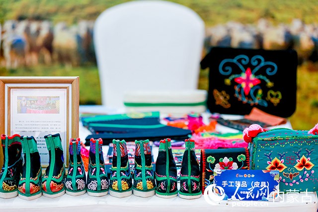 手工藝品。鄂托克旗農牧局供圖