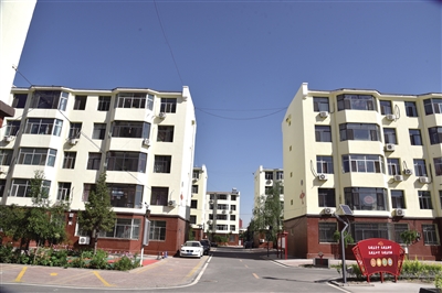 老舊小區(qū)舊貌換新顏。郝飚 攝