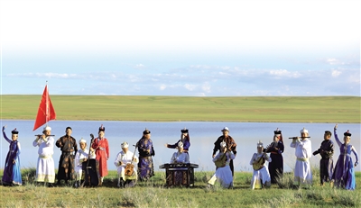 天為幕布,地為舞臺。