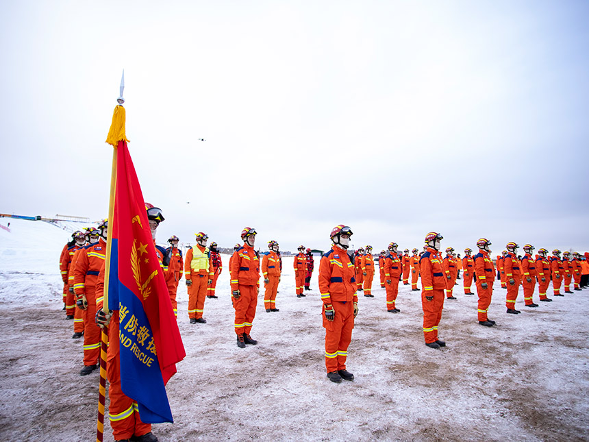 錫林郭勒消防開展低溫雨雪冰凍災(zāi)害應(yīng)急救援實(shí)戰(zhàn)拉動(dòng)演練