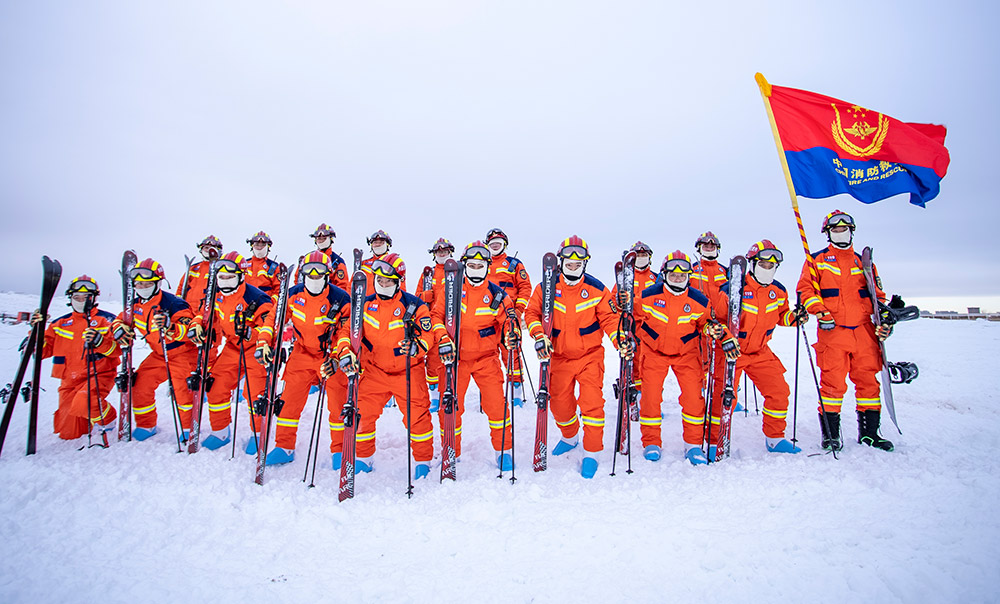 錫林郭勒消防開展低溫雨雪冰凍災(zāi)害應(yīng)急救援實(shí)戰(zhàn)拉動(dòng)演練