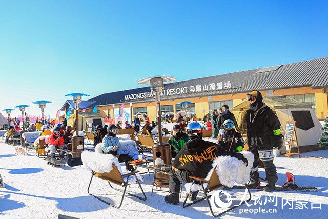 呼和浩特馬鬃山滑雪場。呼和浩特市文化旅游廣電局供圖