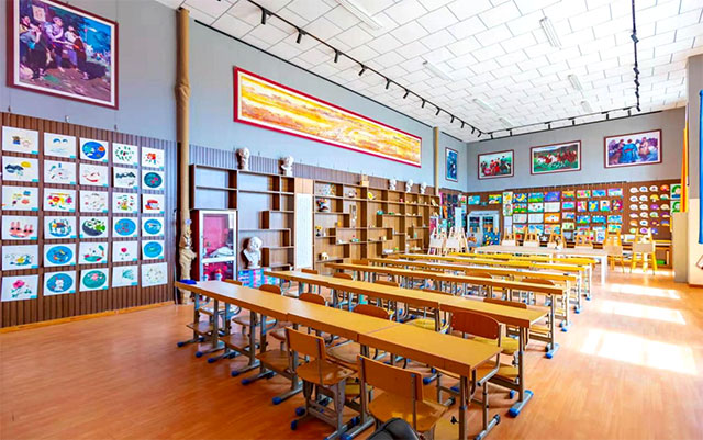 昂素完全小學(xué)美術(shù)專用教室