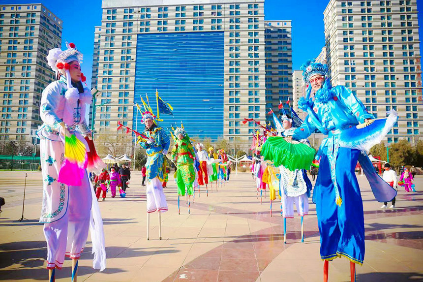 社火表演。馮磊攝