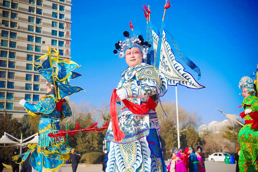 社火表演。馮磊攝