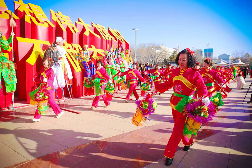 社火表演。馮磊攝