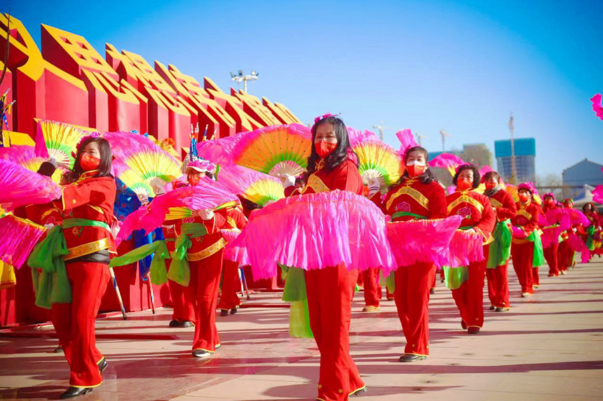 社火表演。馮磊攝