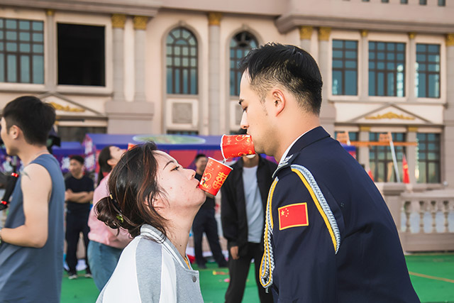 游戲互動(dòng)。