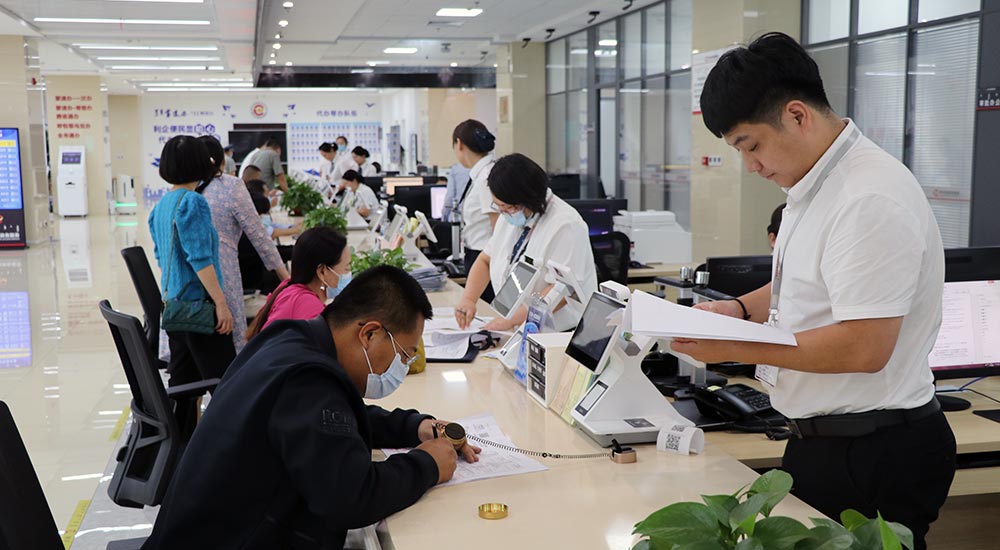 “綜合一窗”服務模式實現由“多窗”向“一窗”的轉變