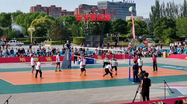 比賽現(xiàn)場。鄂托克前旗融媒體中心供圖