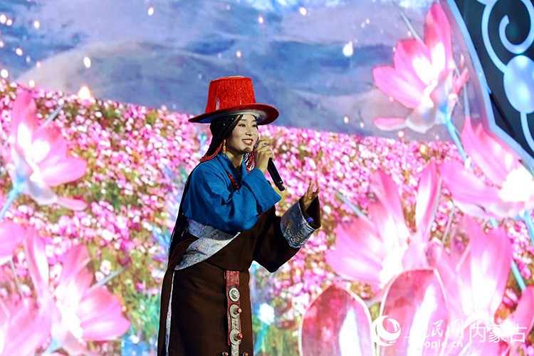 開幕式現(xiàn)場(chǎng)演出。人民網(wǎng)記者 齊浩男攝