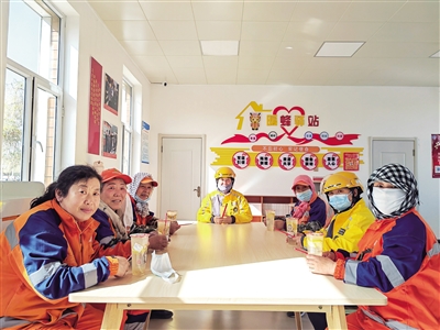 新就業形態女性勞動者在工會驛站過母親節。