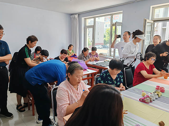 社區工坊培訓班授課中。 孫煜攝