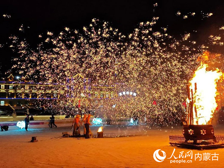 火樹銀花不夜天。人民網記者 苗陽攝