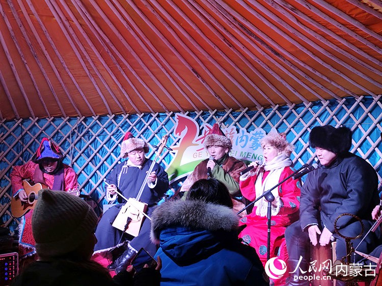 蒙古包音樂會。人民網(wǎng)記者 趙夢月攝