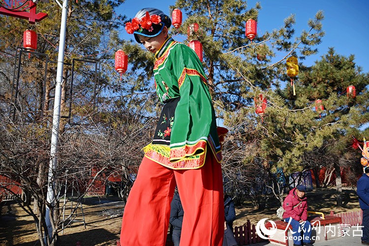 12歲的踩高蹺小隊員劉浩宇。實習(xí)生 李子薈攝