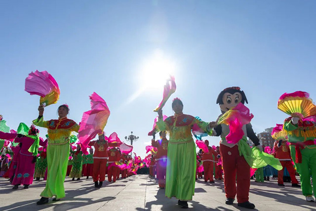 扎賚特旗醒獅秧歌隊(duì)開展集中巡演、