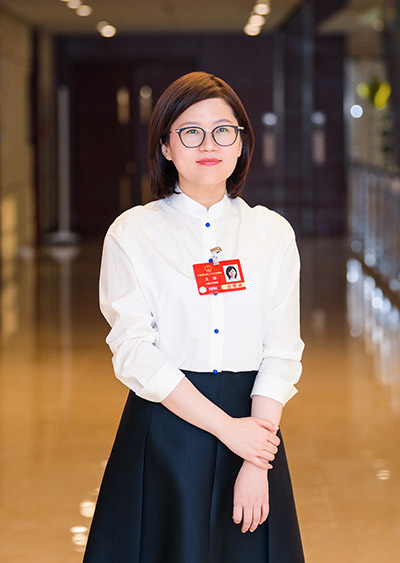 全國人大代表、內蒙古鄂爾多斯投資控股集團總裁王臻。受訪者供圖