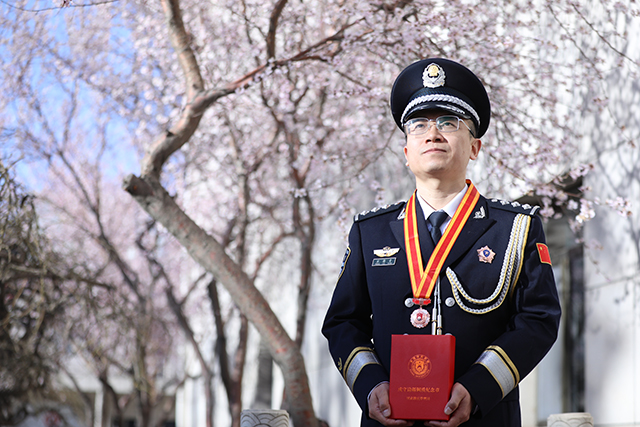 戍守邊疆銅質(zhì)紀(jì)念章獲得者宋海清。