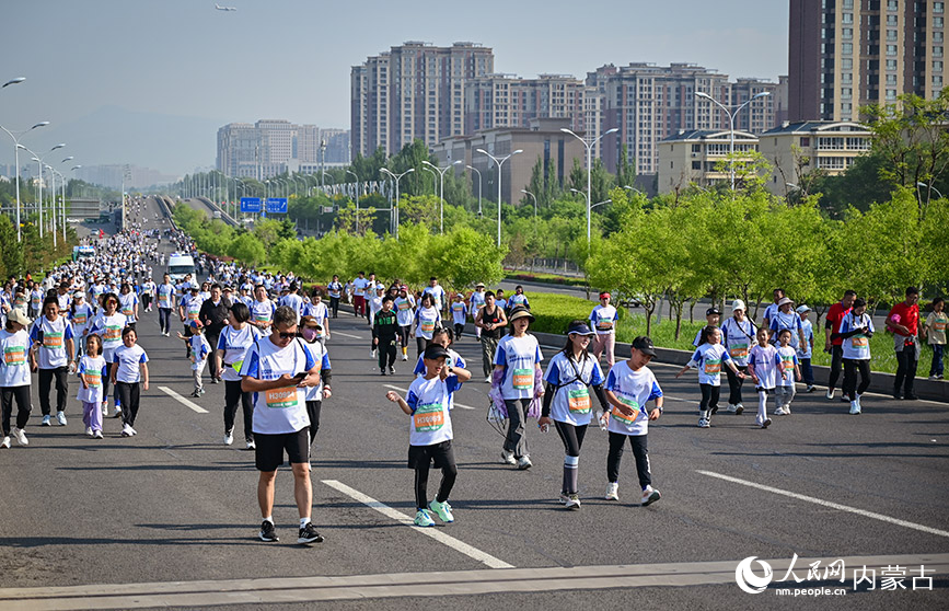 2025呼和浩特半程馬拉松賽現場。實習生 賈志紅攝