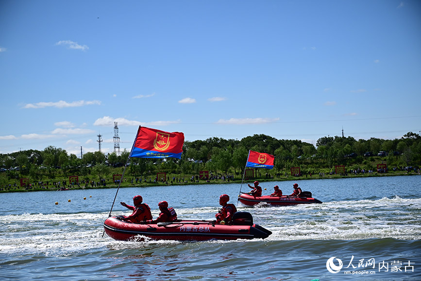 開展消防救援演習。人民網記者 寇雅楠攝