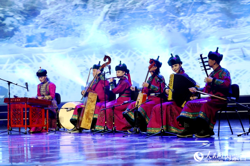 群口烏力格爾《打虎上山》。人民網記者 齊浩男攝