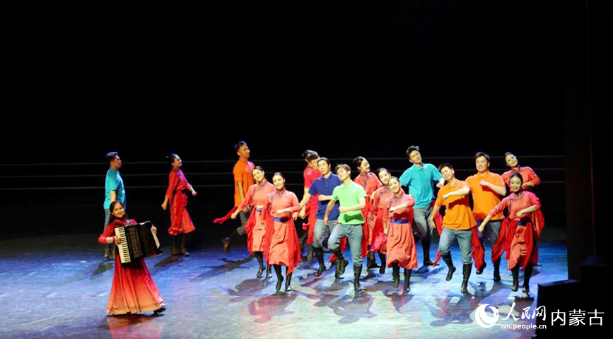 舞蹈《牢記囑托再出發》。人民網記者 齊浩男攝