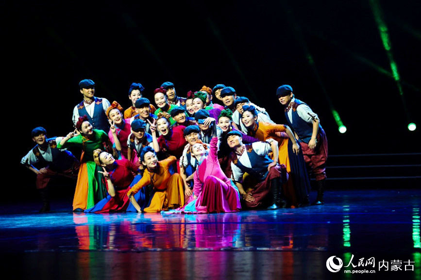 舞蹈《信號美滿》。人民網(wǎng)記者 齊浩男攝