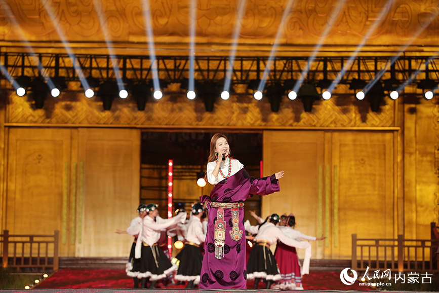 2025年中國原生民歌節(jié)在內(nèi)蒙古自治區(qū)呼和浩特市開幕。人民網(wǎng)記者 寇雅楠攝