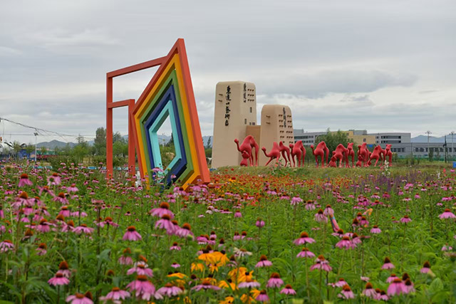 東達山藝術(shù)區(qū)雕塑