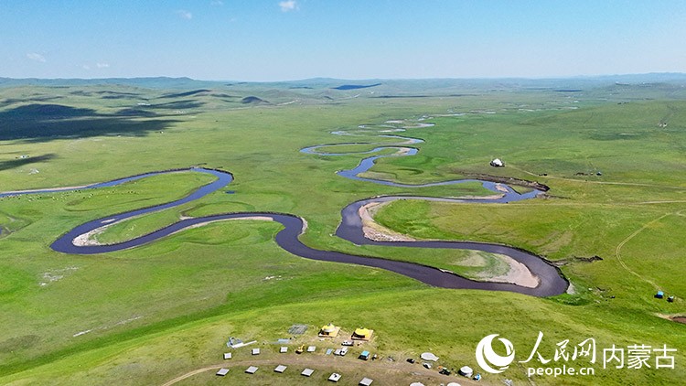 航拍莫爾格勒河美景。人民網(wǎng)記者 張力洋攝