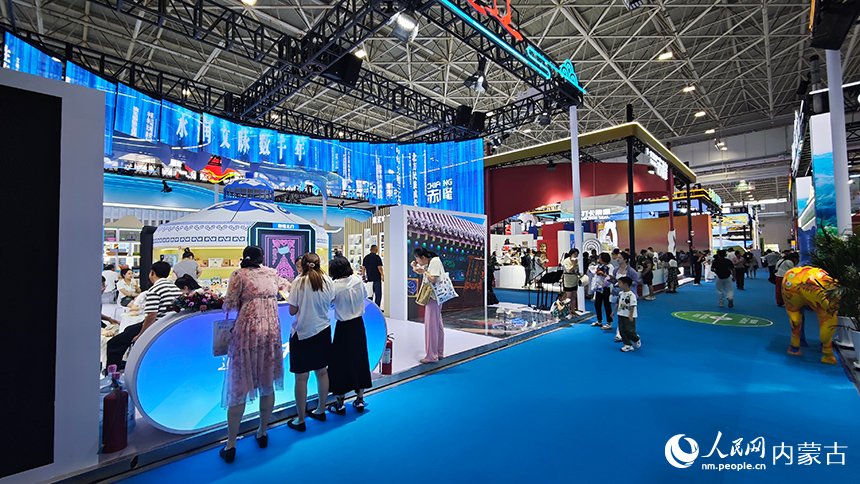 第九屆內蒙古自治區文化產業博覽交易會現場。人民網記者 張雪冬攝