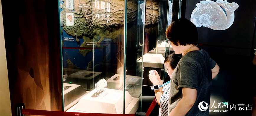 市民參觀赤峰市紅山文化博物館。實習生 董昱攝