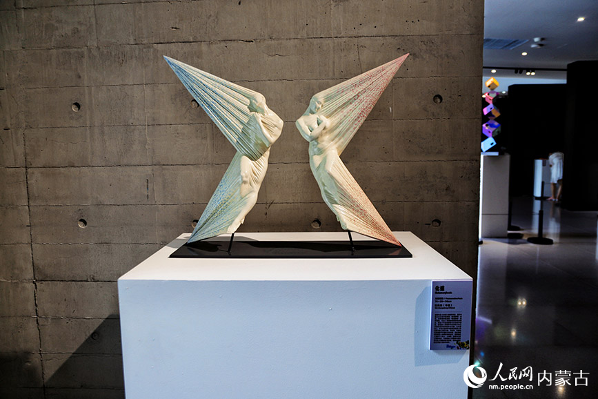 雕塑藝術展現場展品。實習生 韓飛月攝