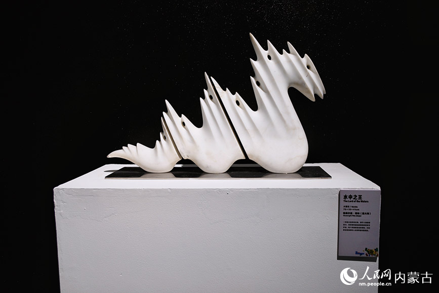 雕塑藝術展現場展品。實習生 韓飛月攝