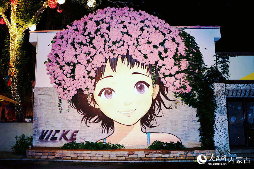 東護(hù)城河北街夜景。實(shí)習(xí)生 王伊蕊攝