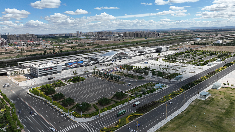 坐落于察右前旗的烏蘭察布高鐵站