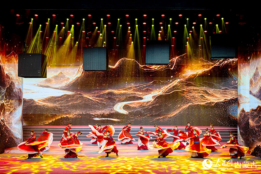 開幕式現(xiàn)場表演。人民網(wǎng)記者 齊浩男攝