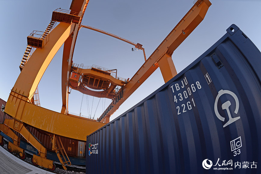 滿洲里鐵路口岸現場。實習生 王正玉攝